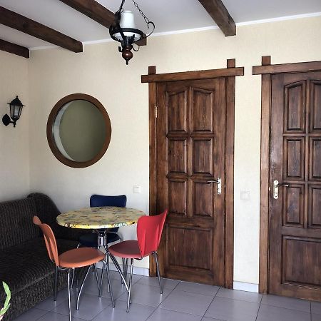 Apartments With Kitchen And Garden Київ Екстер'єр фото