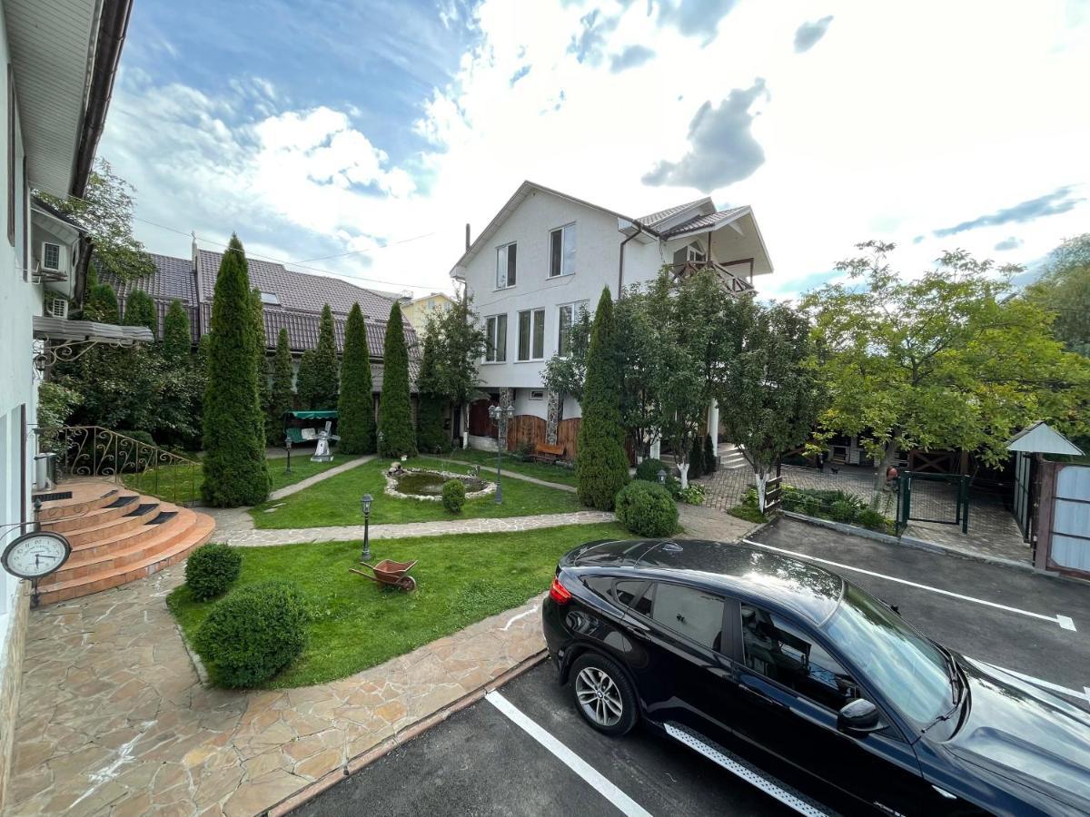 Apartments With Kitchen And Garden Київ Екстер'єр фото
