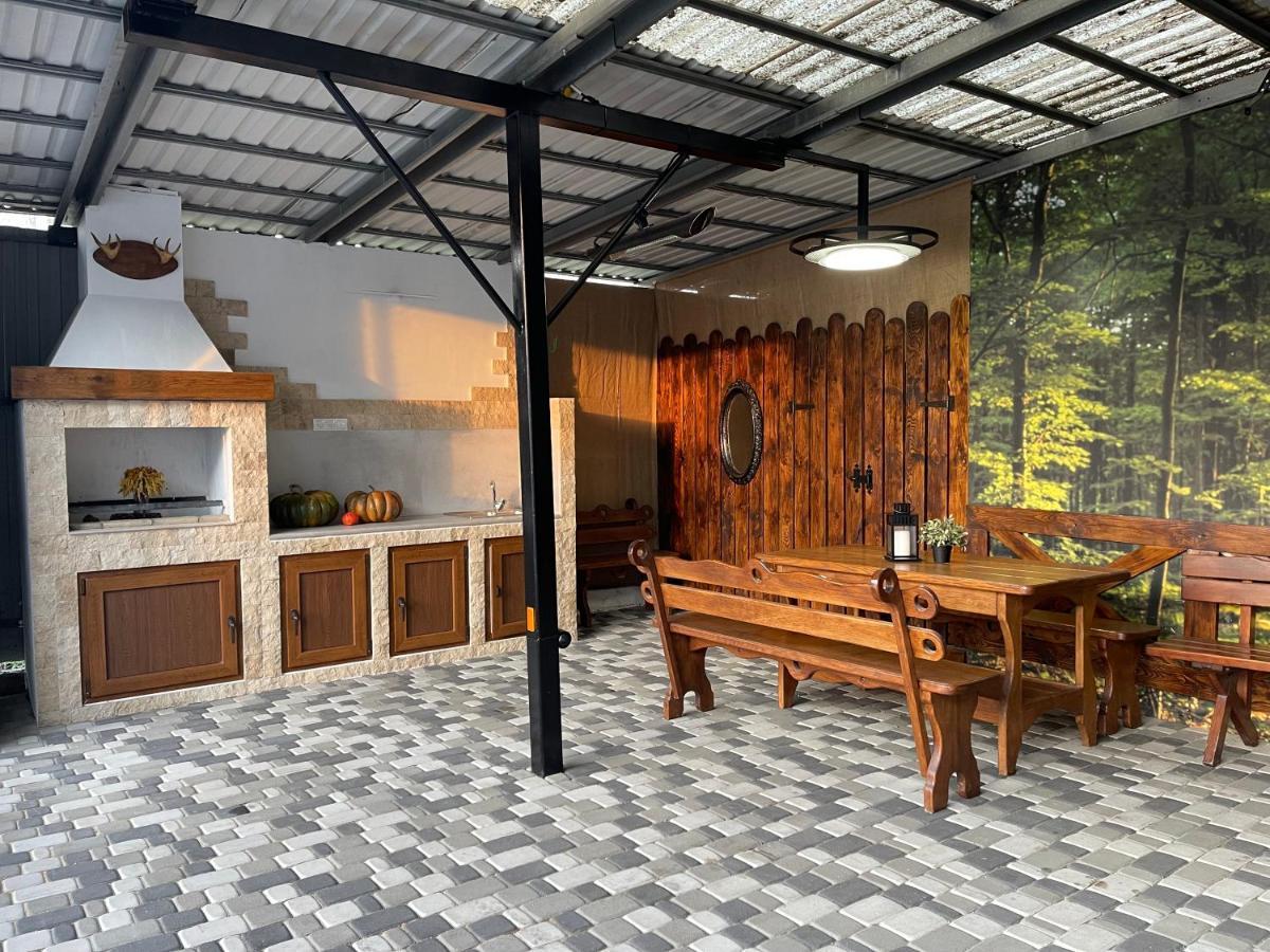Apartments With Kitchen And Garden Київ Екстер'єр фото
