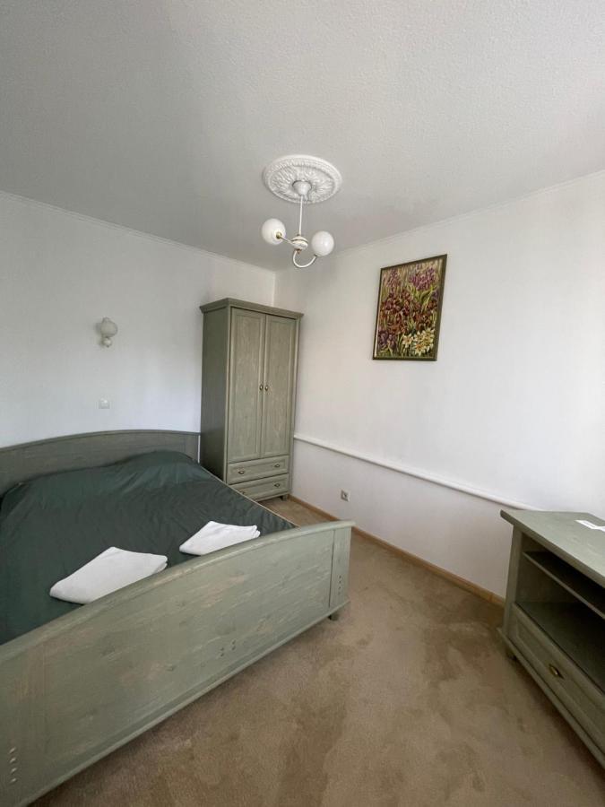 Apartments With Kitchen And Garden Київ Екстер'єр фото