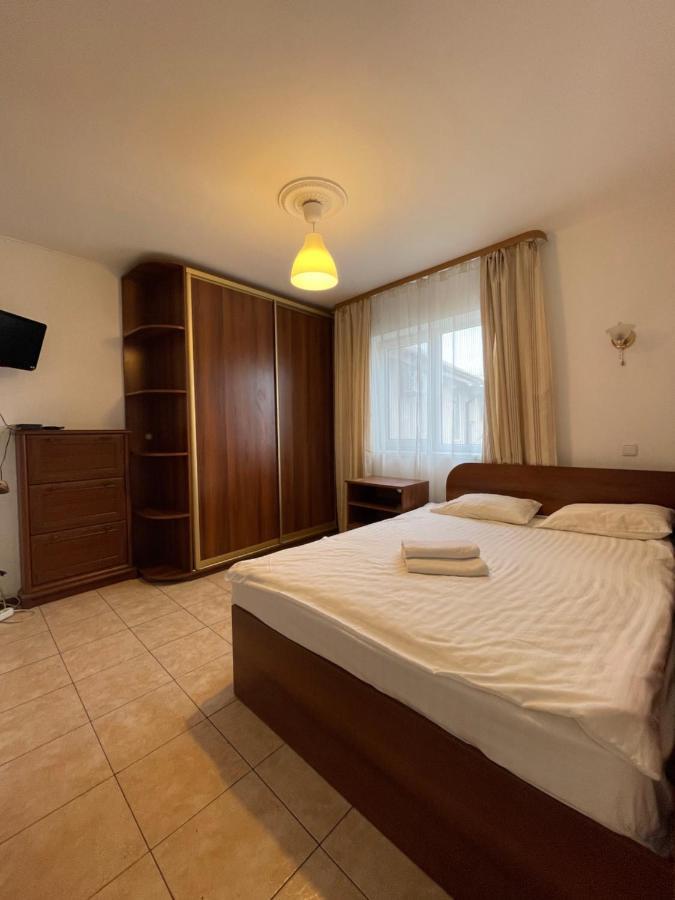 Apartments With Kitchen And Garden Київ Екстер'єр фото