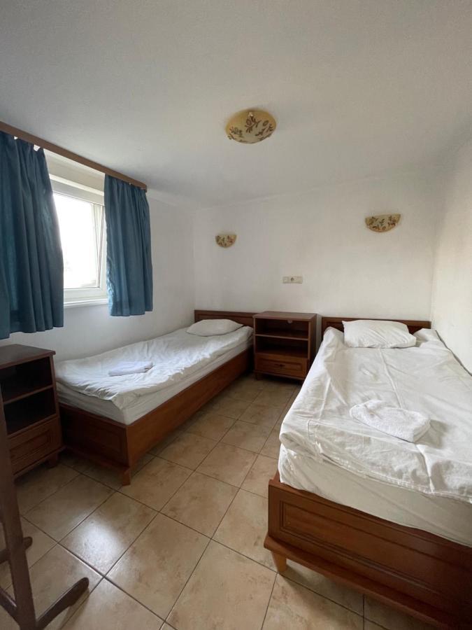 Apartments With Kitchen And Garden Київ Екстер'єр фото