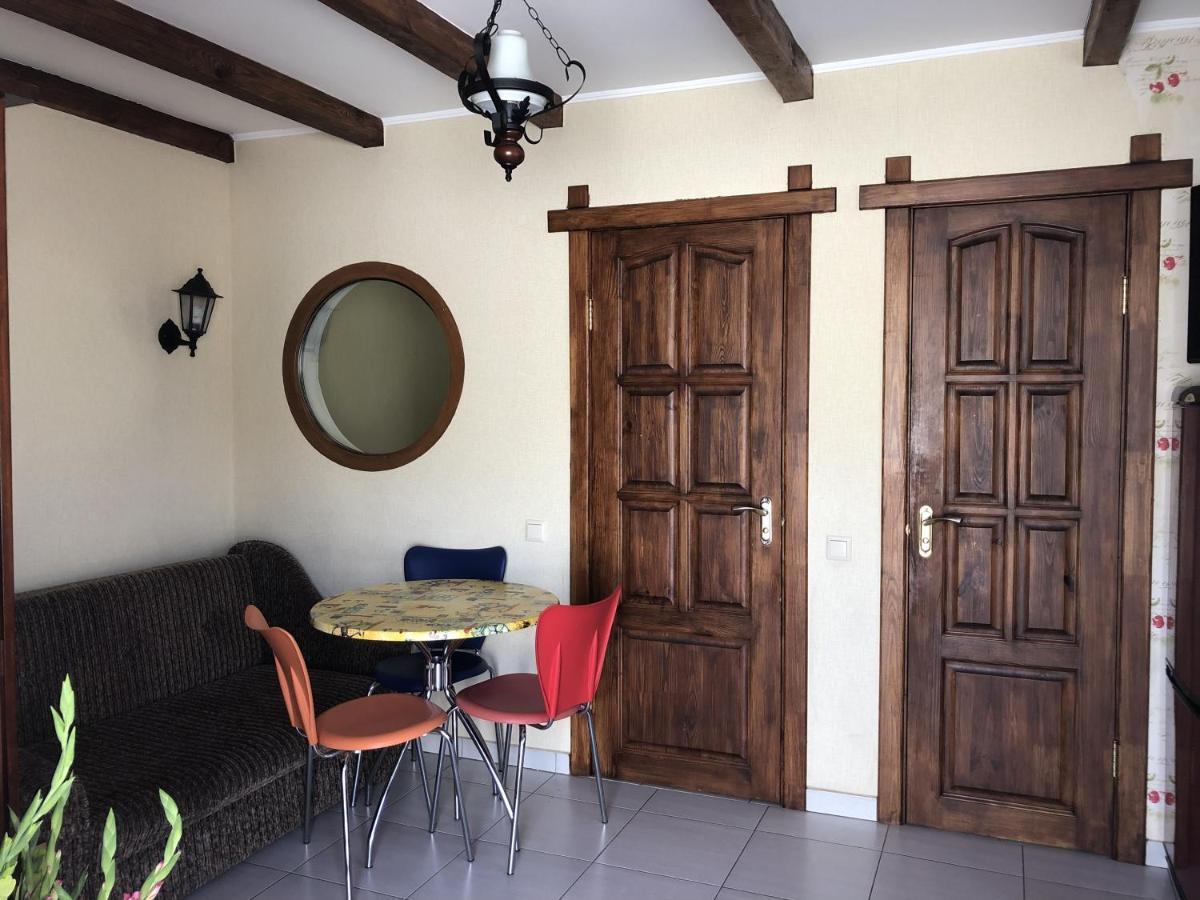 Apartments With Kitchen And Garden Київ Екстер'єр фото